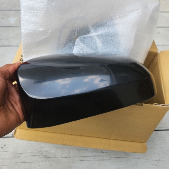 TY COROLA 14- (USA) DOOR MIRROR LH - Picture 2 of 5